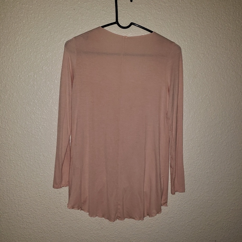 Soft Pink V-Neck Top - Picture 4 of 8